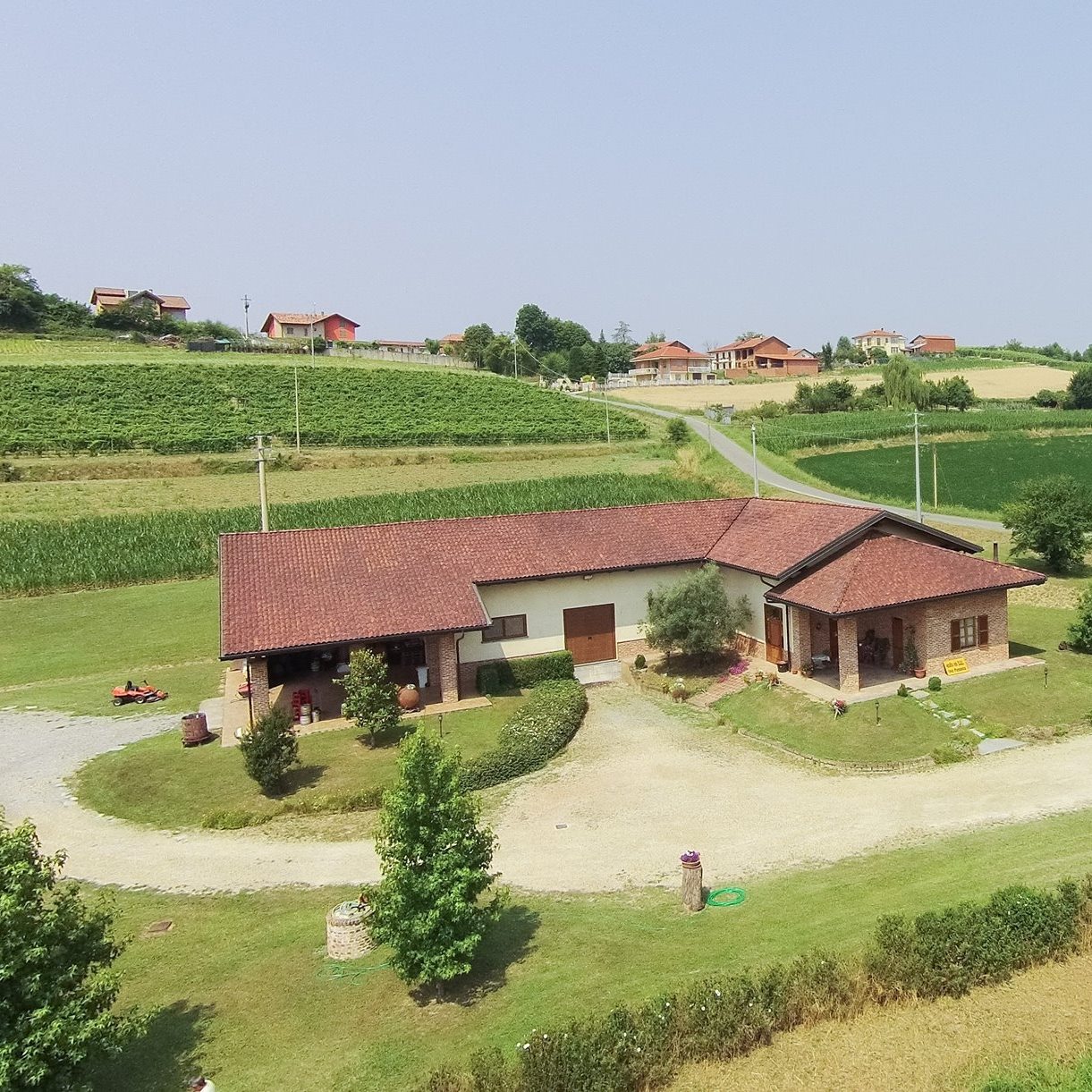 Foto con drone dell'azienda agricola Mosso Mario